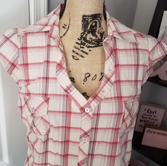 Flutter Sleeve Top - Picture 3 of 4